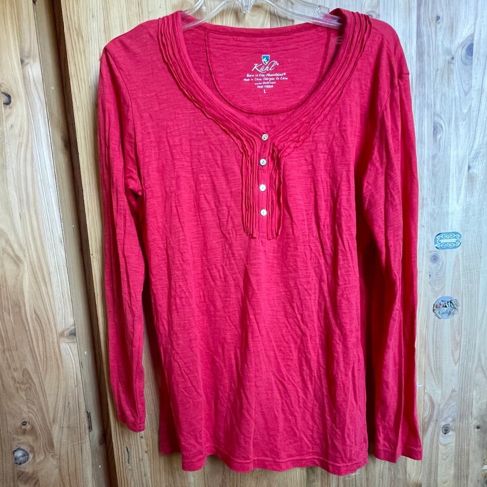 Kuhl Vega Long Sleeve Henley Red Raw Edge V-Neck Travel Organic Slub Jersey L